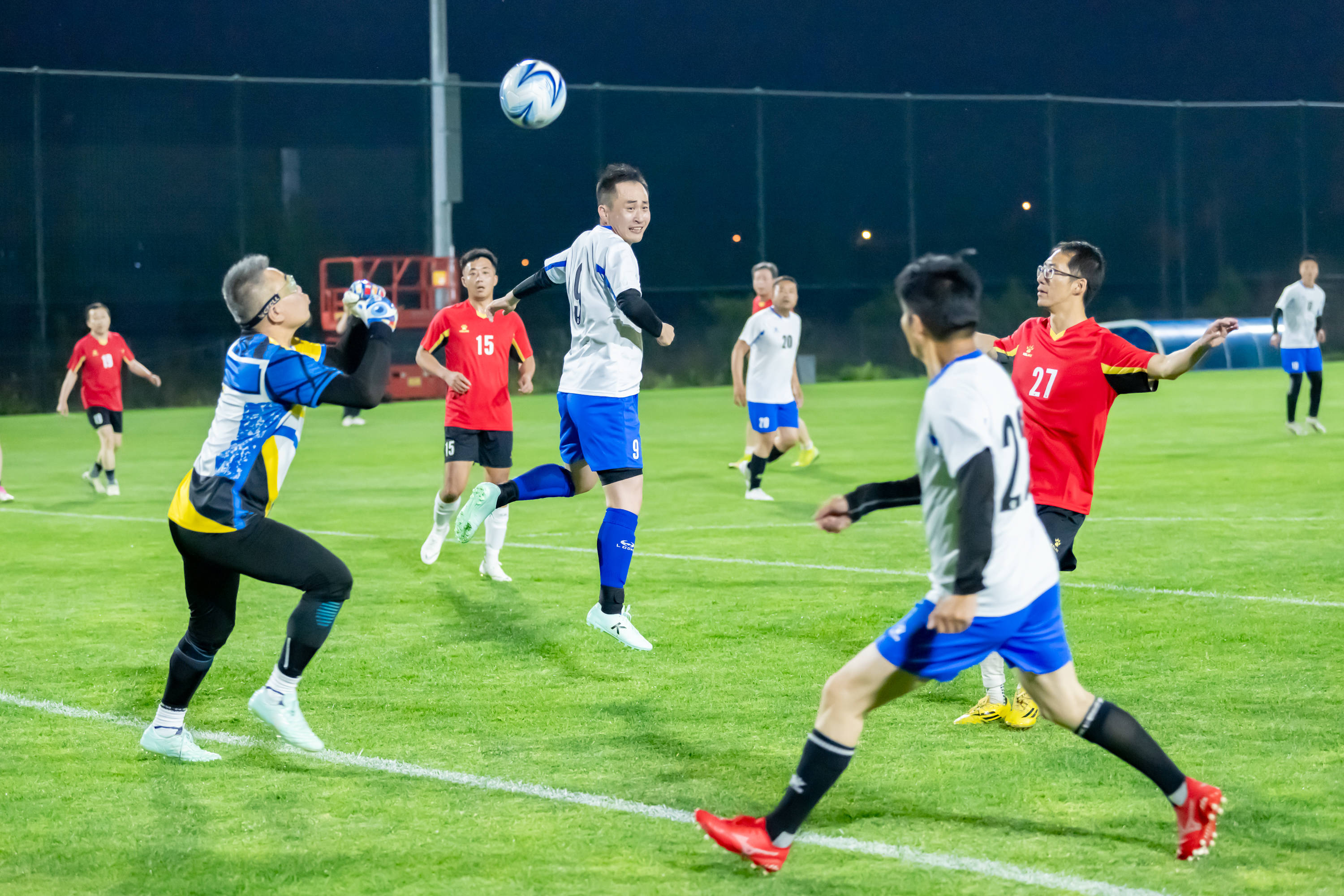 定卢克曼 定卢克曼