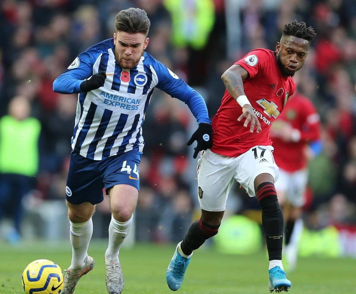 尽管他在场 尽管他在场